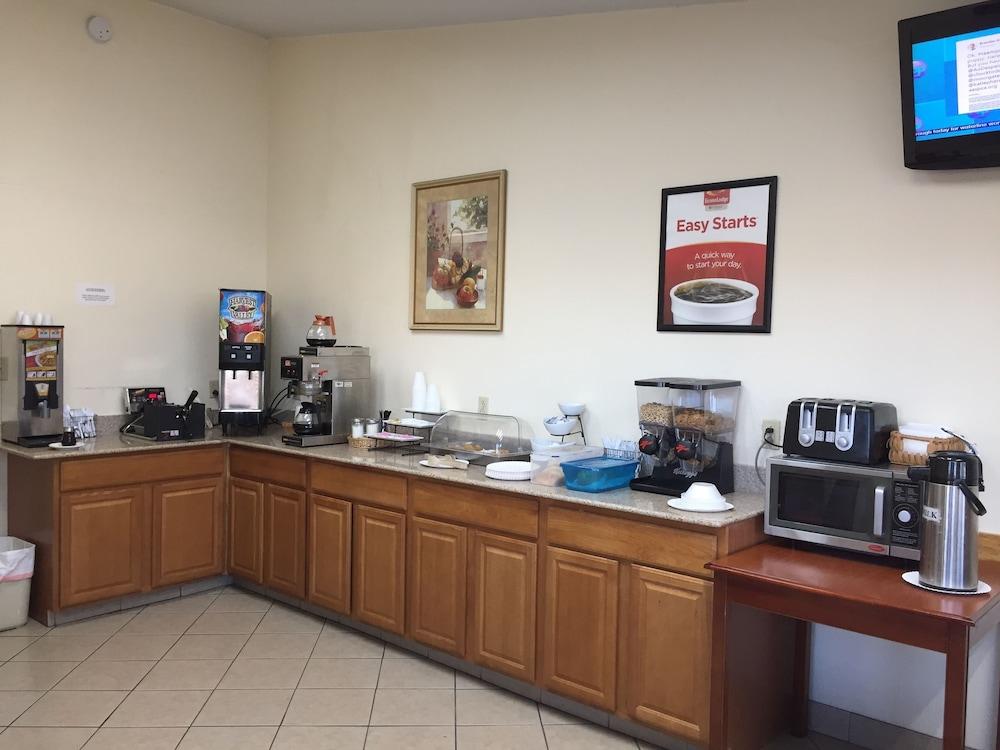 Econo Lodge Norwalk Eksteriør bilde