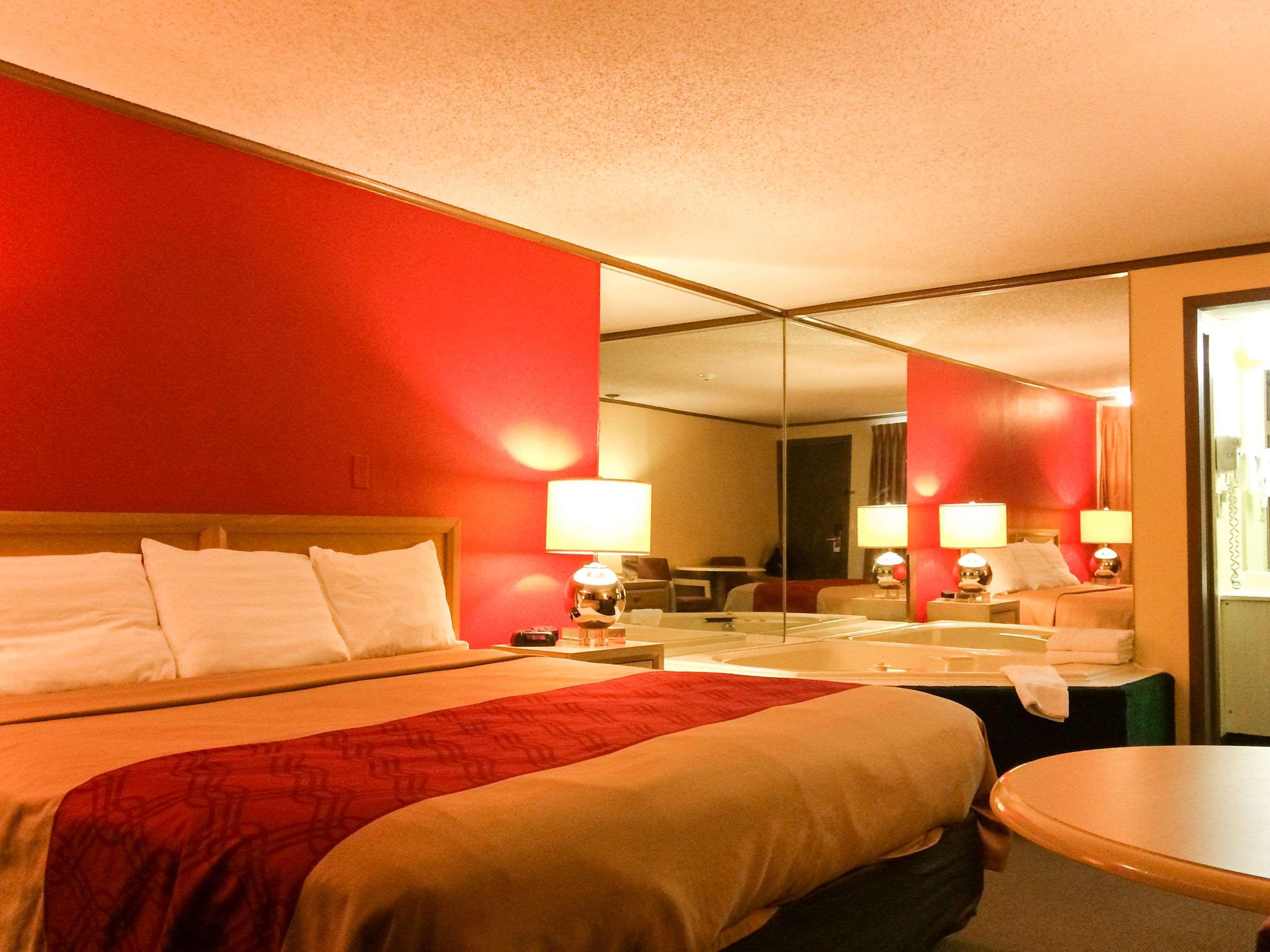 Econo Lodge Norwalk Eksteriør bilde