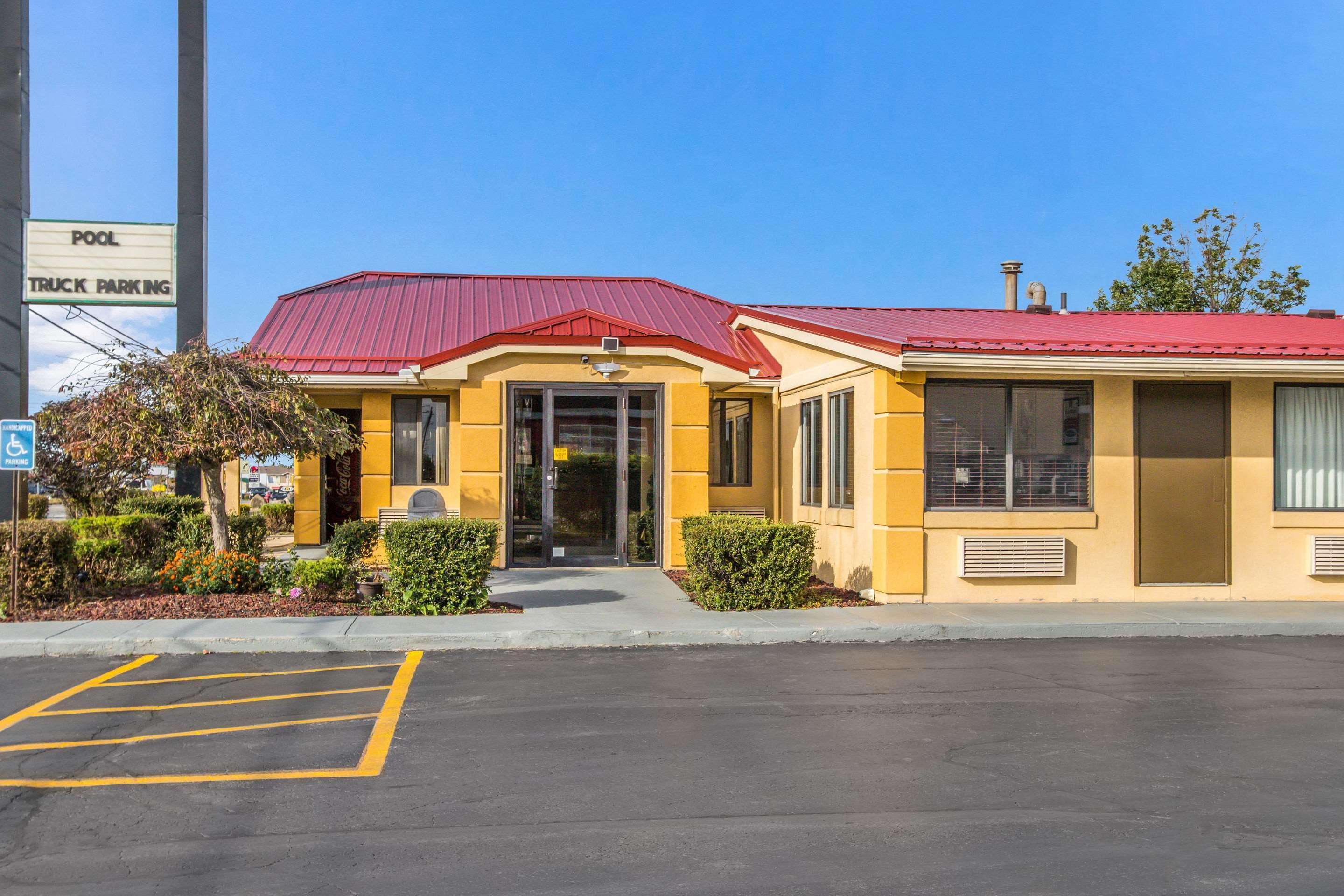 Econo Lodge Norwalk Eksteriør bilde