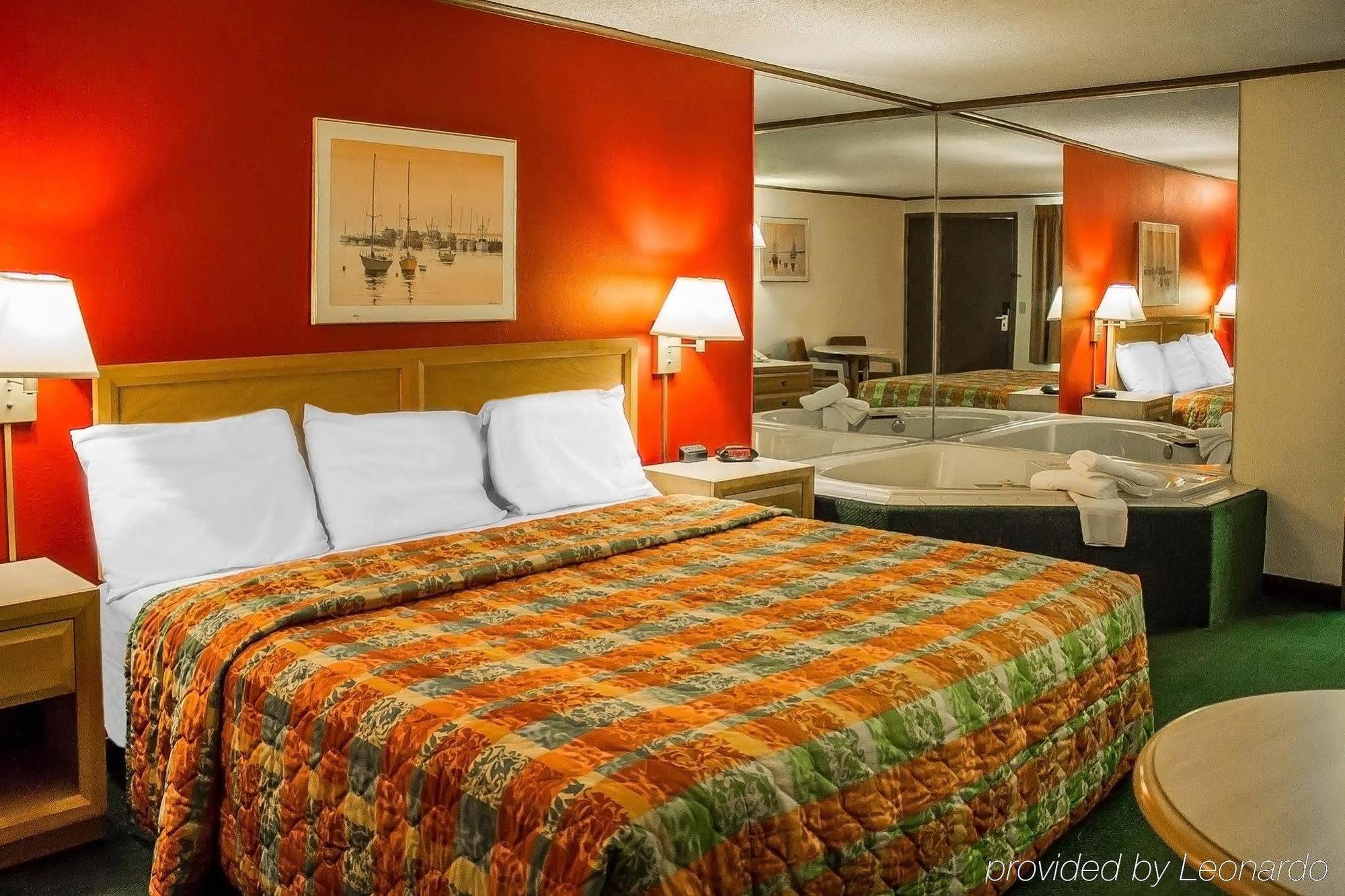 Econo Lodge Norwalk Eksteriør bilde