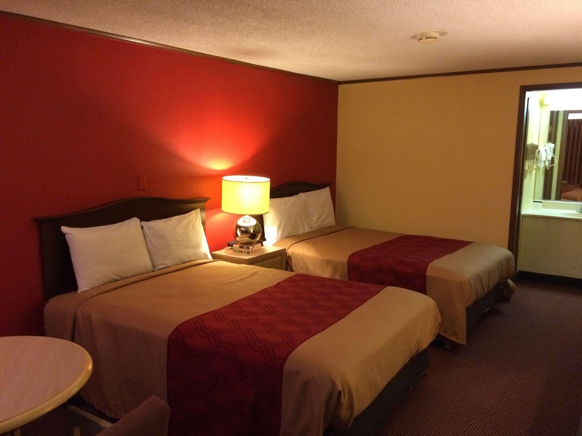 Econo Lodge Norwalk Eksteriør bilde