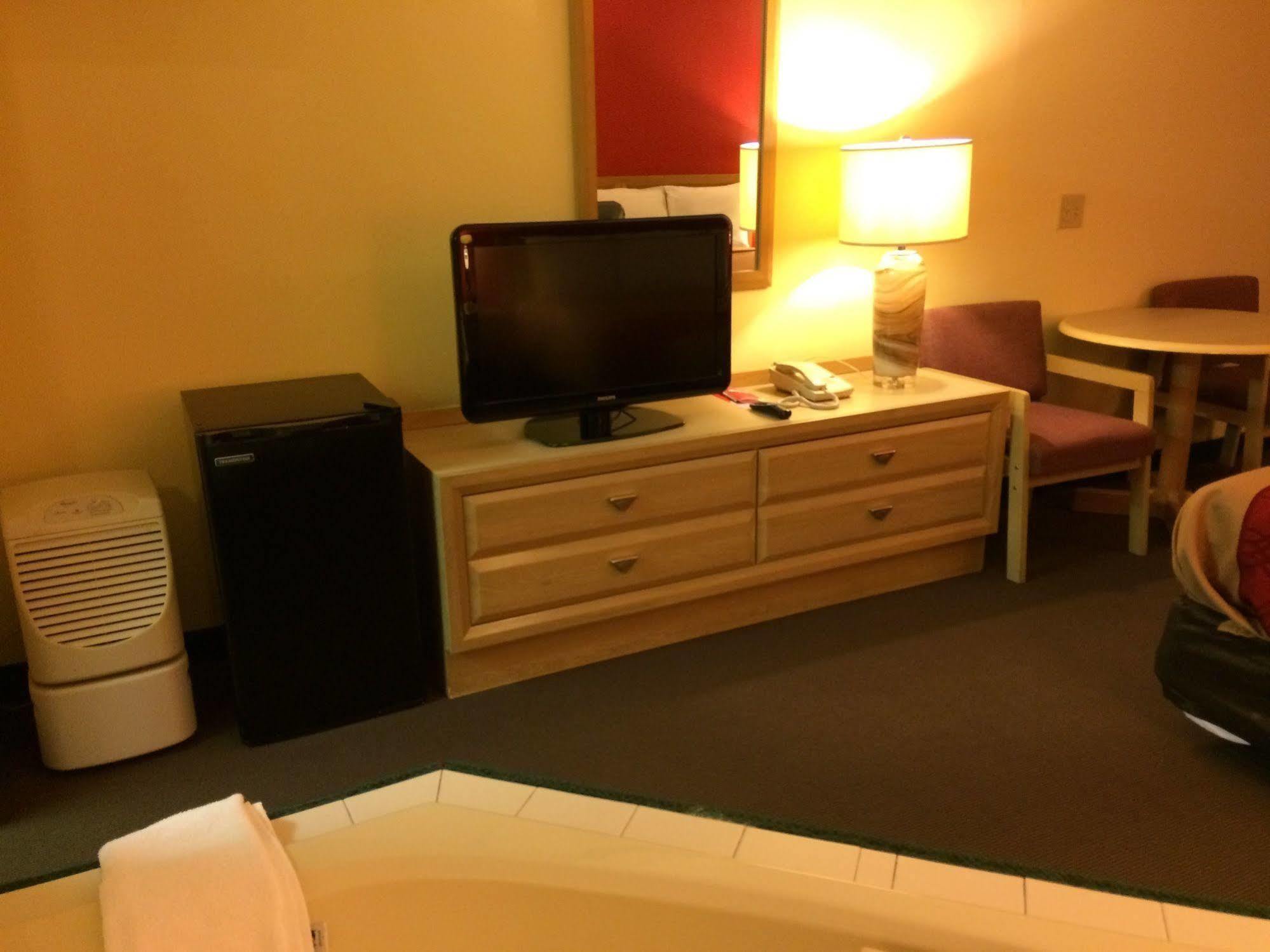 Econo Lodge Norwalk Eksteriør bilde